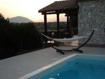 Couette-café Castiglias 3*