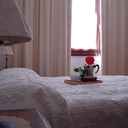 Bed & Breakfast Castiglias 3*